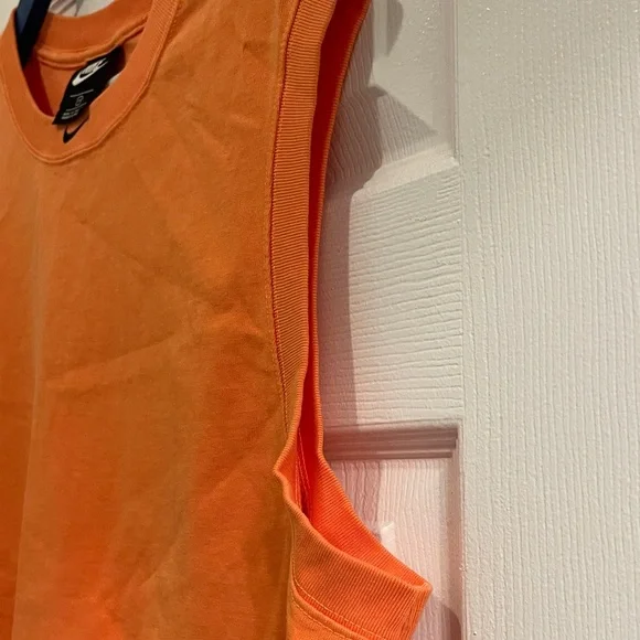 NWOT...Nike Women's Bright Orange Sleeveless Muscle Tank - Picture 3 of 4